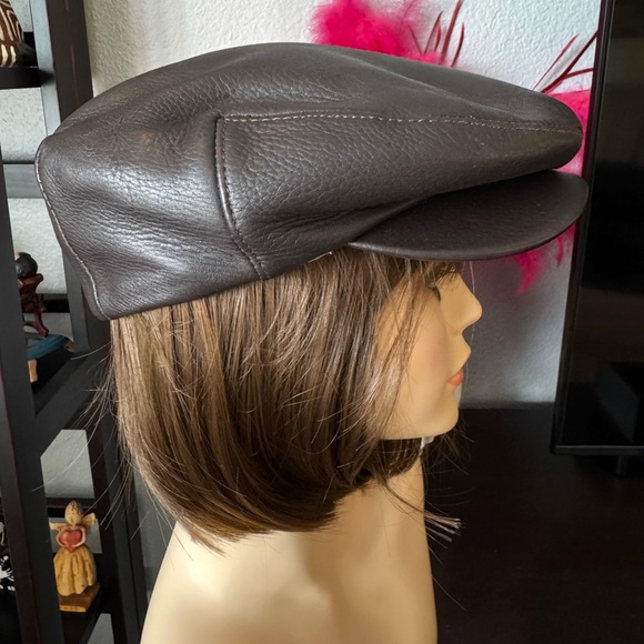 Orvis Brown Leather Cabbie Cap - Picture 4 of 10